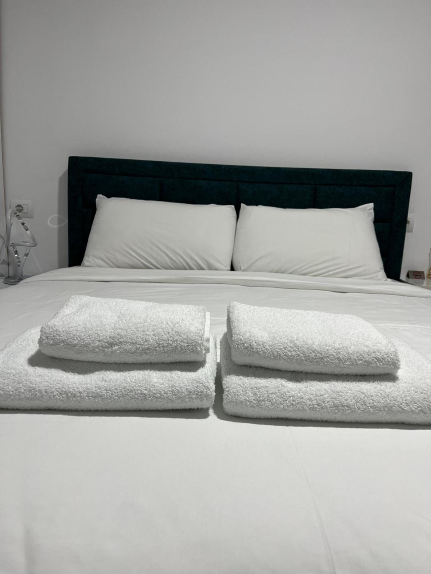 Viva Apartments Permet Luaran gambar