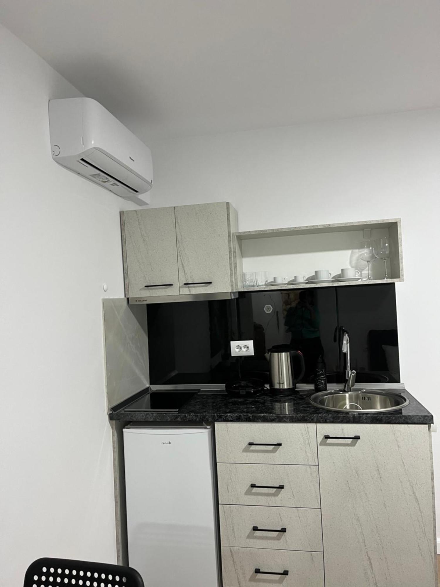 Viva Apartments Permet Luaran gambar