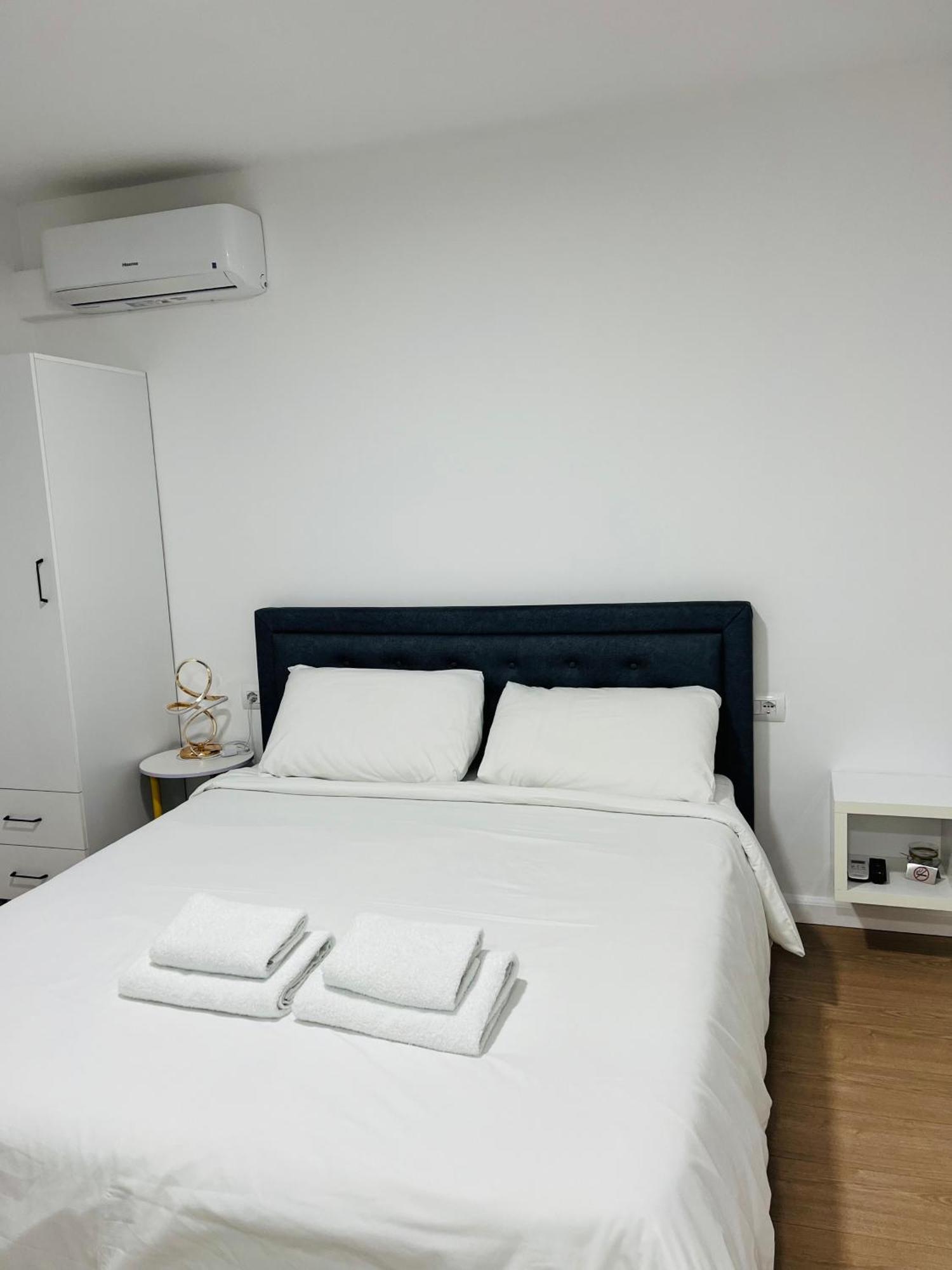 Viva Apartments Permet Luaran gambar
