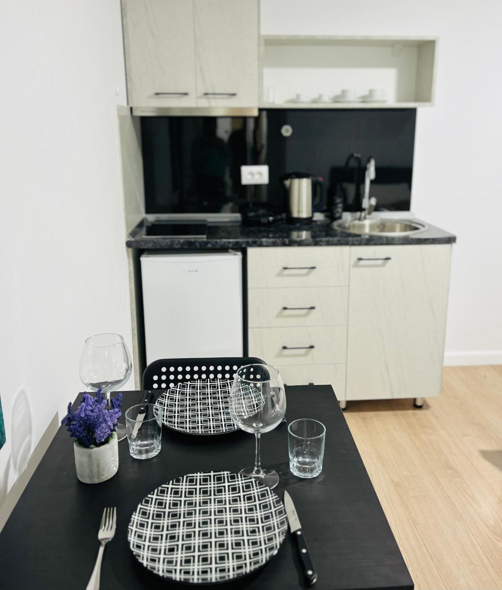 Viva Apartments Permet Luaran gambar
